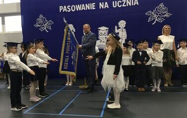 Ślubowanie uczni&oacute;w klas pierwszych - 2026/2027 16