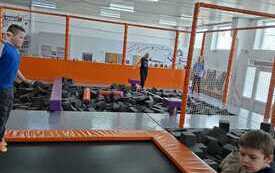 W parku trampolin 4