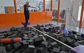 W parku trampolin 20