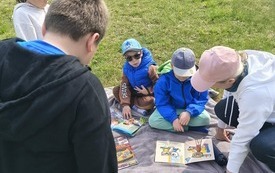 "Klasa w terenie &ndash; Lekturka pod gołym niebem&rdquo; 4