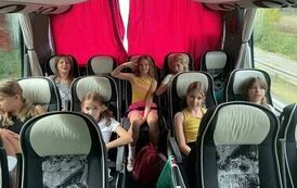 Dzieci w autobusie