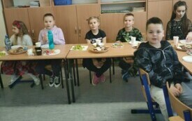 Choinka klas 0 - 3 15