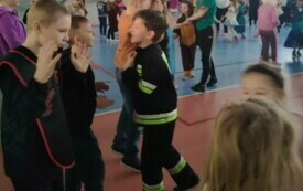 Choinka klas 0 - 3 83