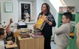 Lekcja biblioteczna w 2 b 3