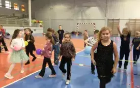 Karnawałowe zabawy integracyjne 21