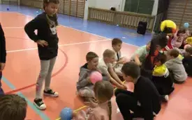 Karnawałowe zabawy integracyjne 64