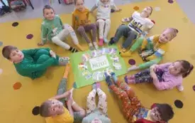 Dzień kolorowej skarpetki 10