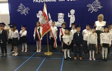 Ślubowanie uczni&oacute;w klas pierwszych - 2026/2027 37