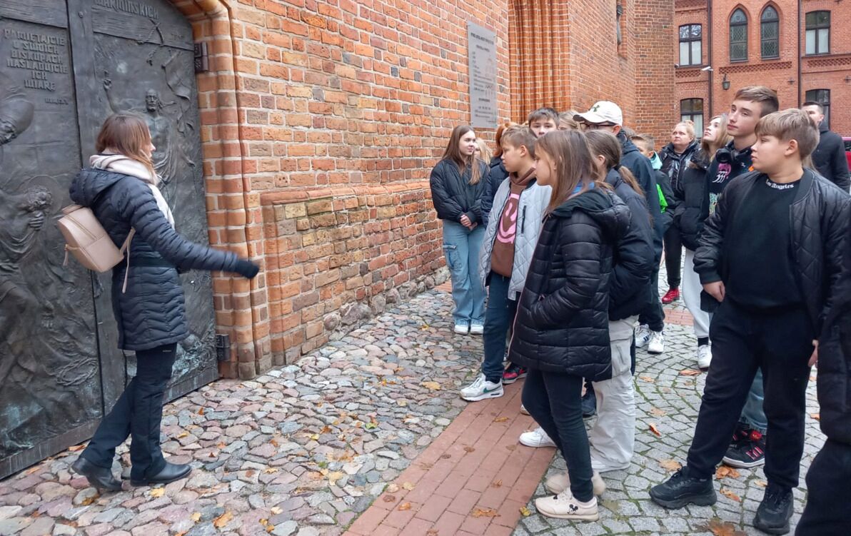Zdjęcie do Wycieczka klas si&oacute;dmych do Olsztyna