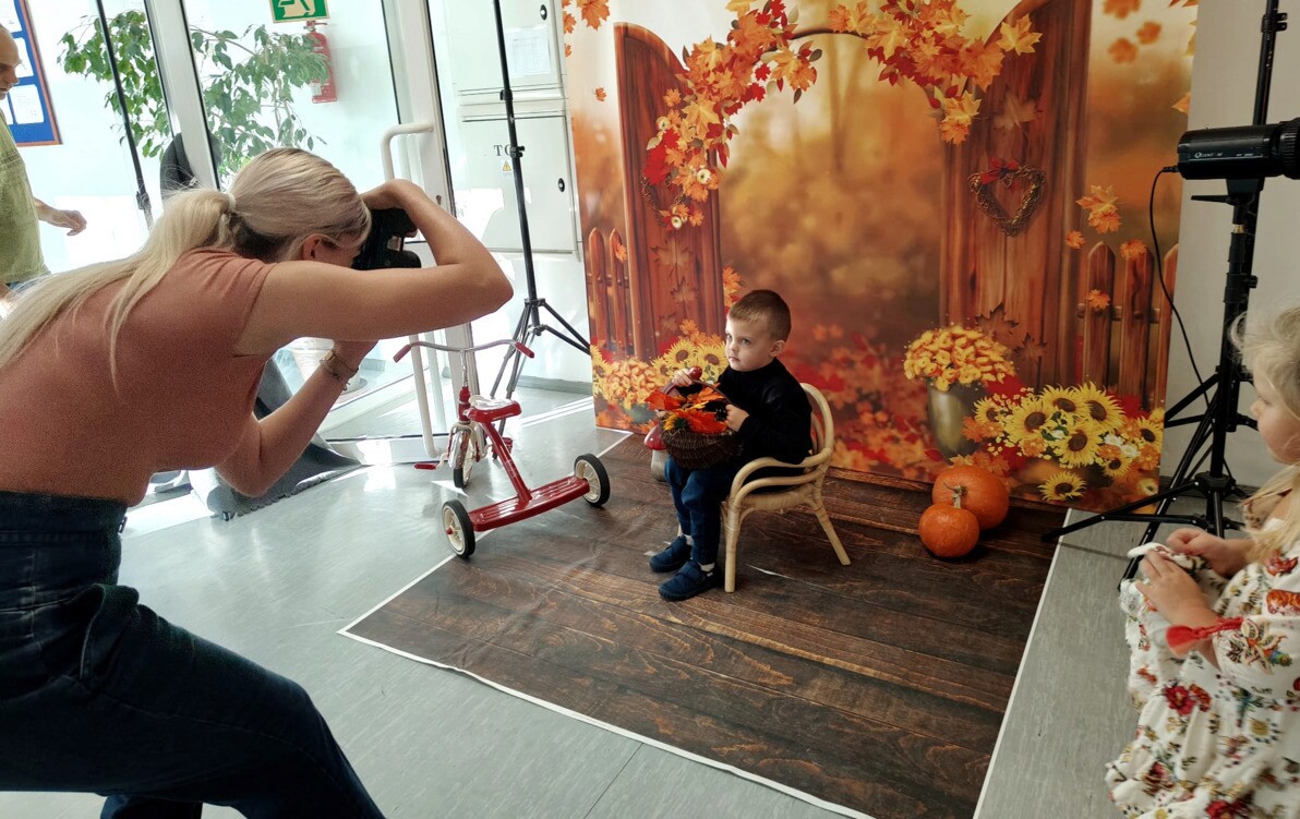 Zdjęcie do Pszcz&oacute;łki poznają zaw&oacute;d fotografa