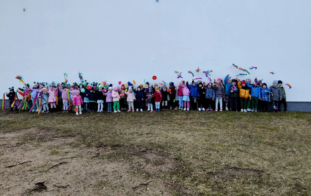 Zdjęcie do Pierwszy dzień wiosny w Przedszkolu