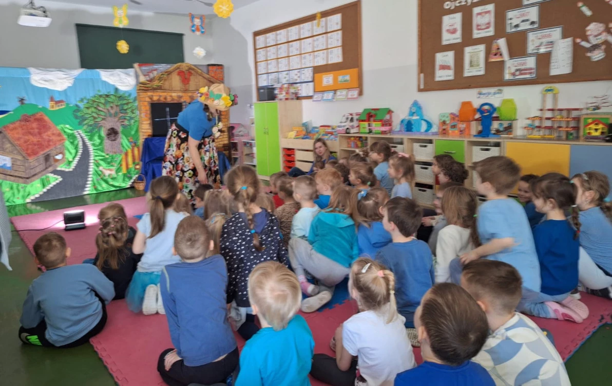 Zdjęcie do Teatrzyk dla przedszkolak&oacute;w "Niebieski zajączek"